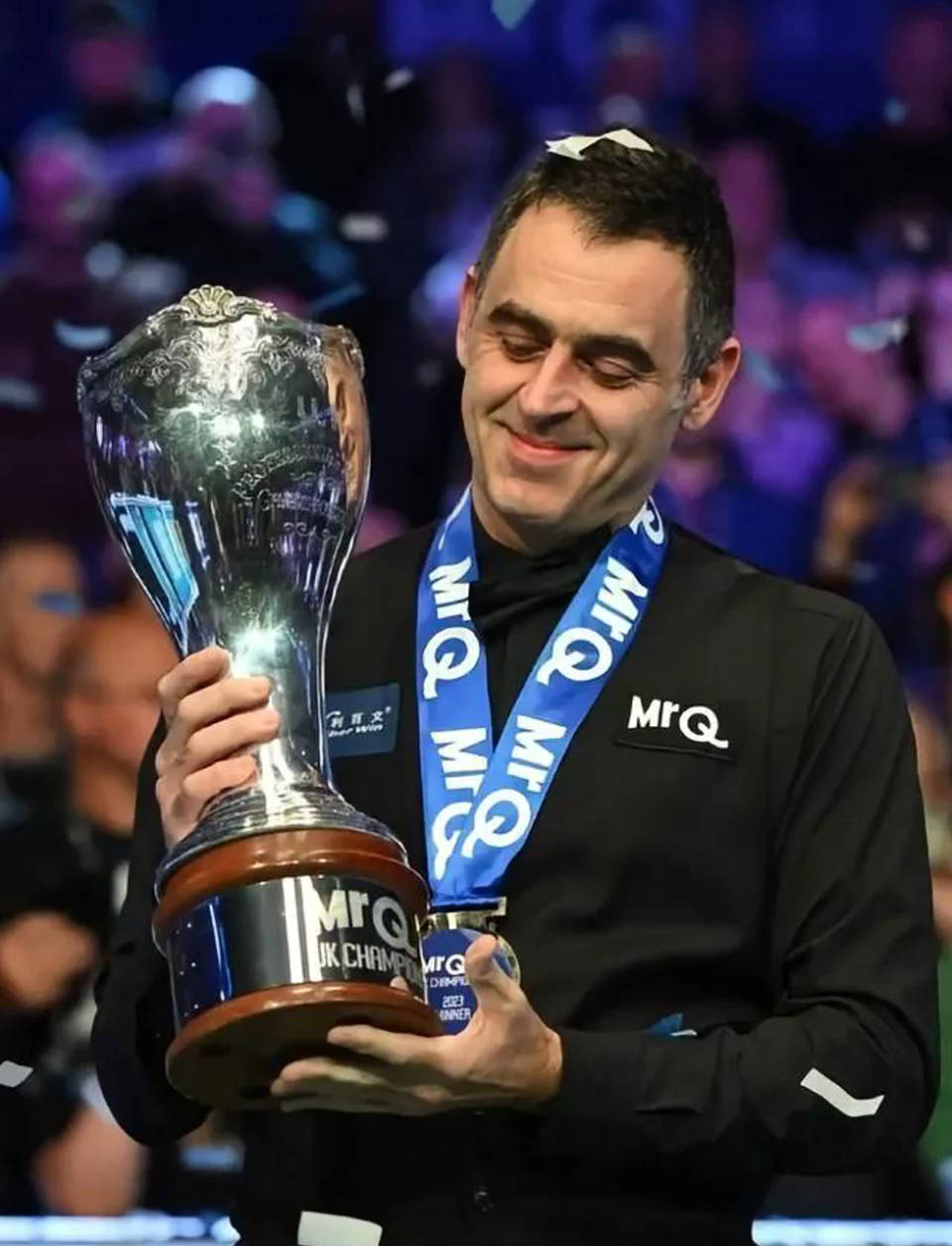 而是果斷地 而是果斷地