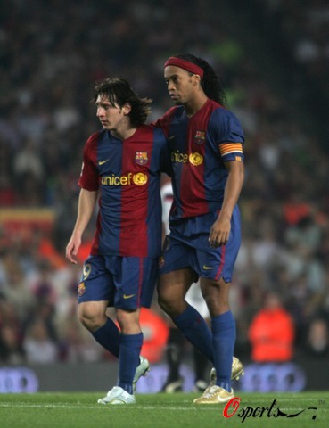 多名年轻球 多名年轻球