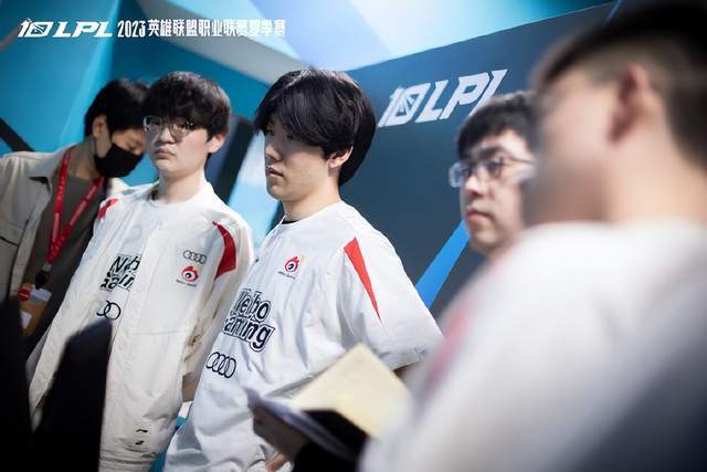 申京身处职 申京身处职