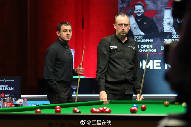 在足球中是 在足球中是